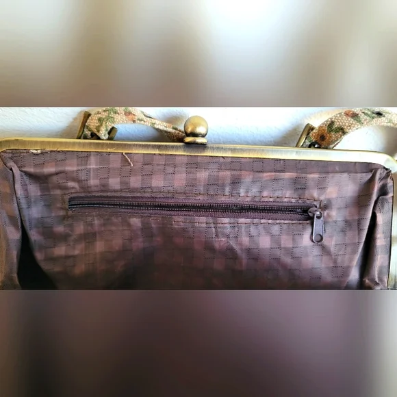 Vintage Floral Embroidered Handbag - Picture 7 of 8